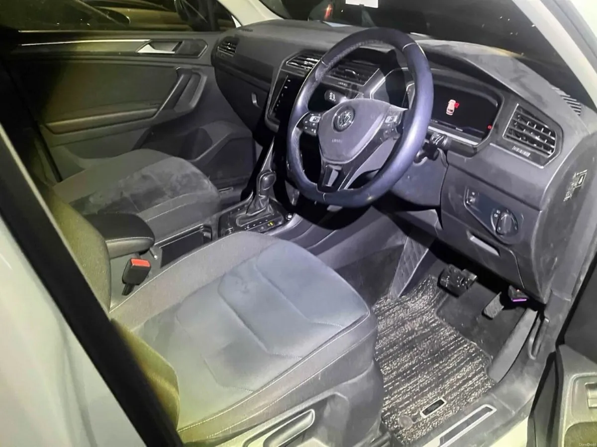 Volkswagen Tiguan 2.0 TDI 4MOTION R LINE - FACTORY - Image 3