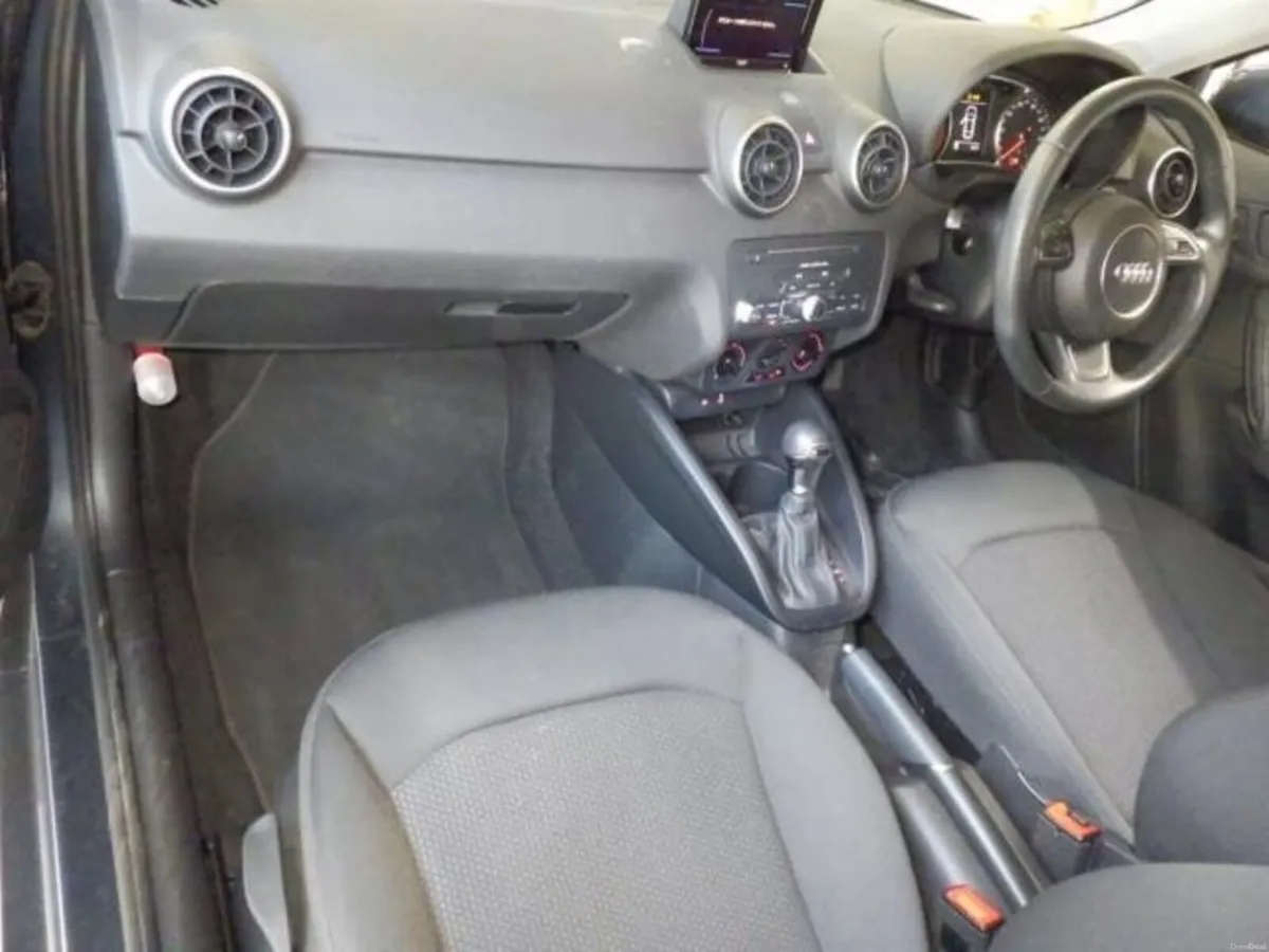 Audi A1 1.0 AUTOMATIC - FACTORY ALLOY WHEELS - Image 3