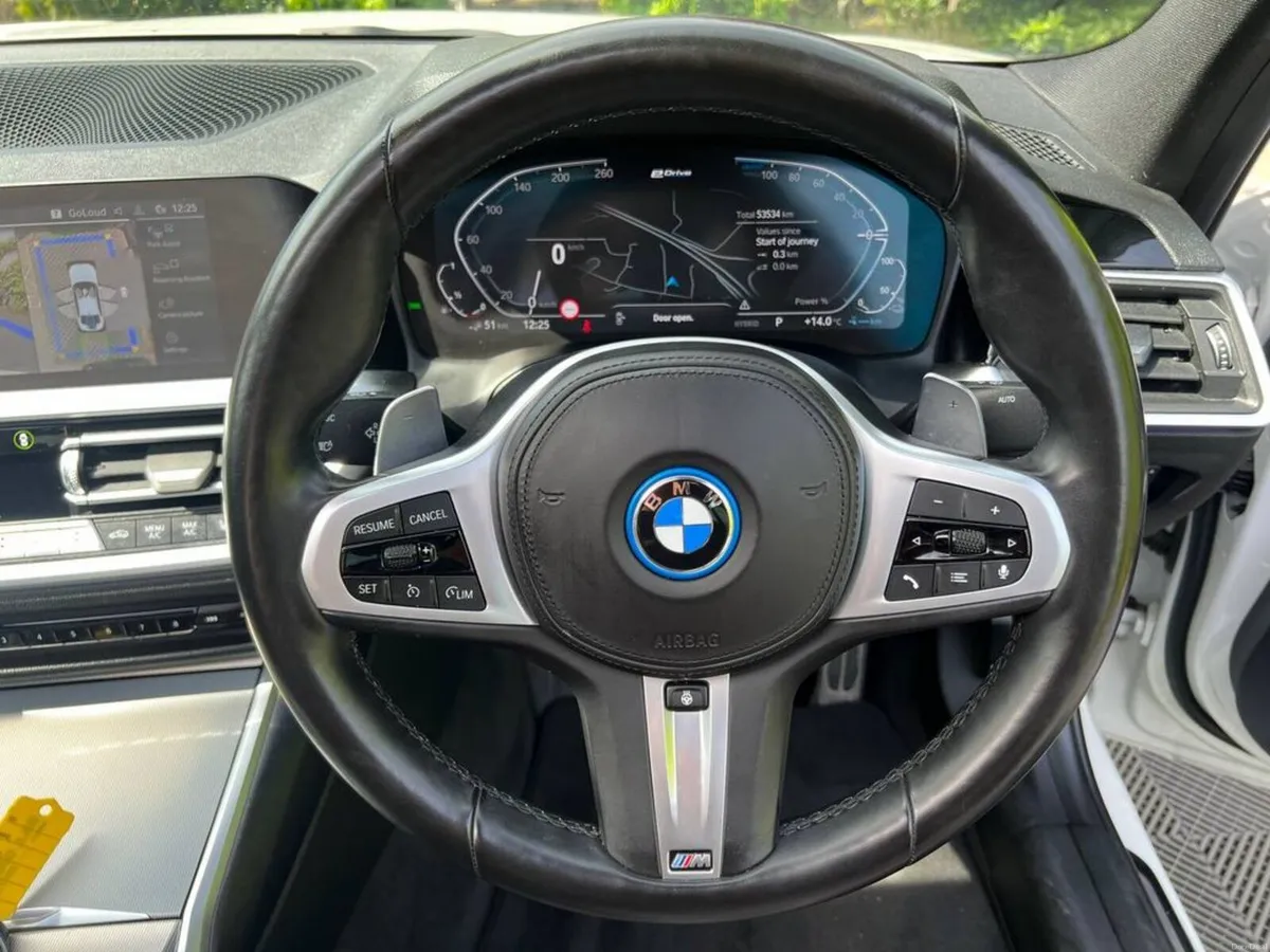 BMW 3-Series 330e M-SPORT COMPETITION 2.0 HYBRID * - Image 4