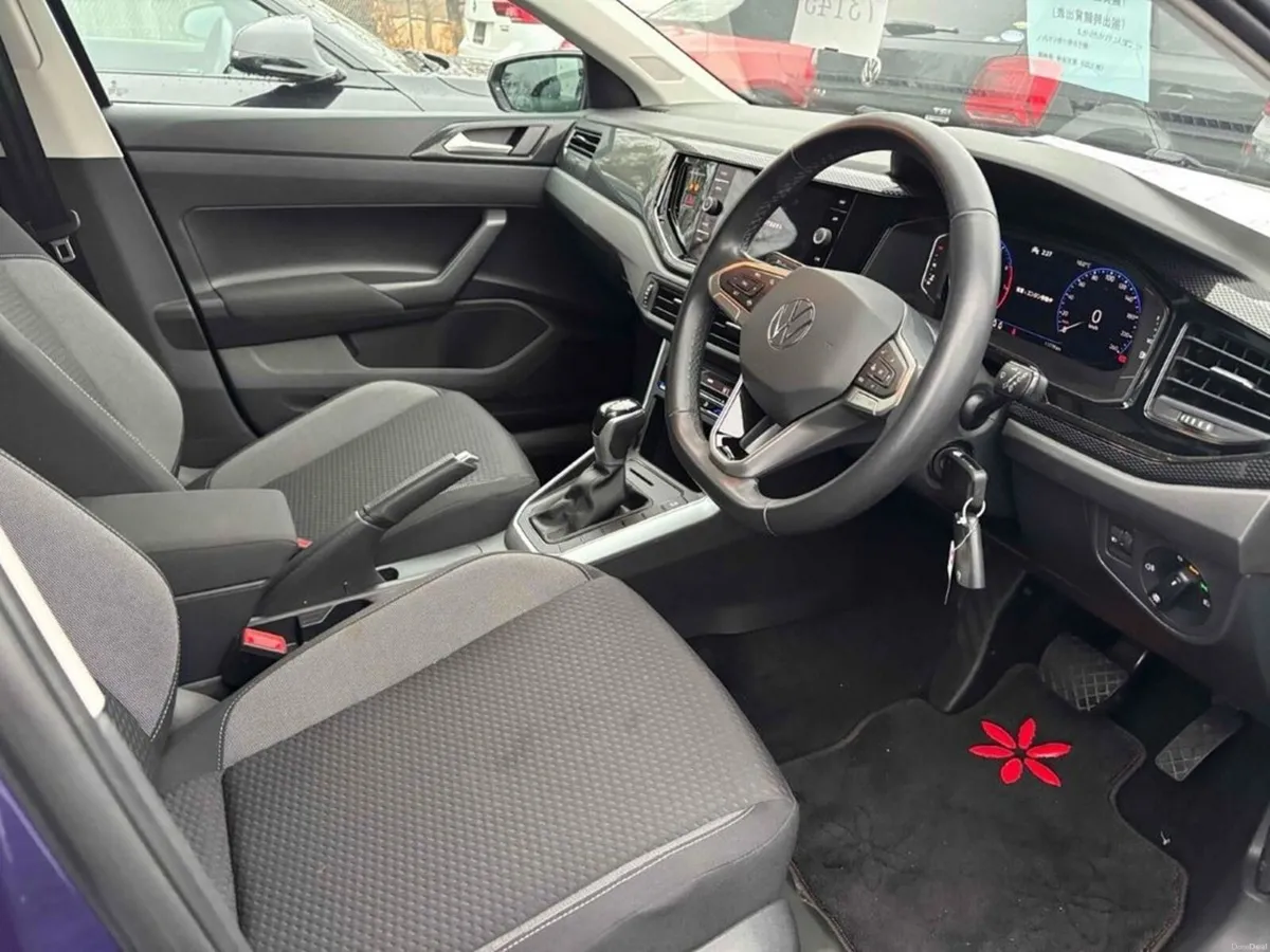 Volkswagen Polo 1.0 AUTOMATIC - UPGRADED FACTORY A - Image 3