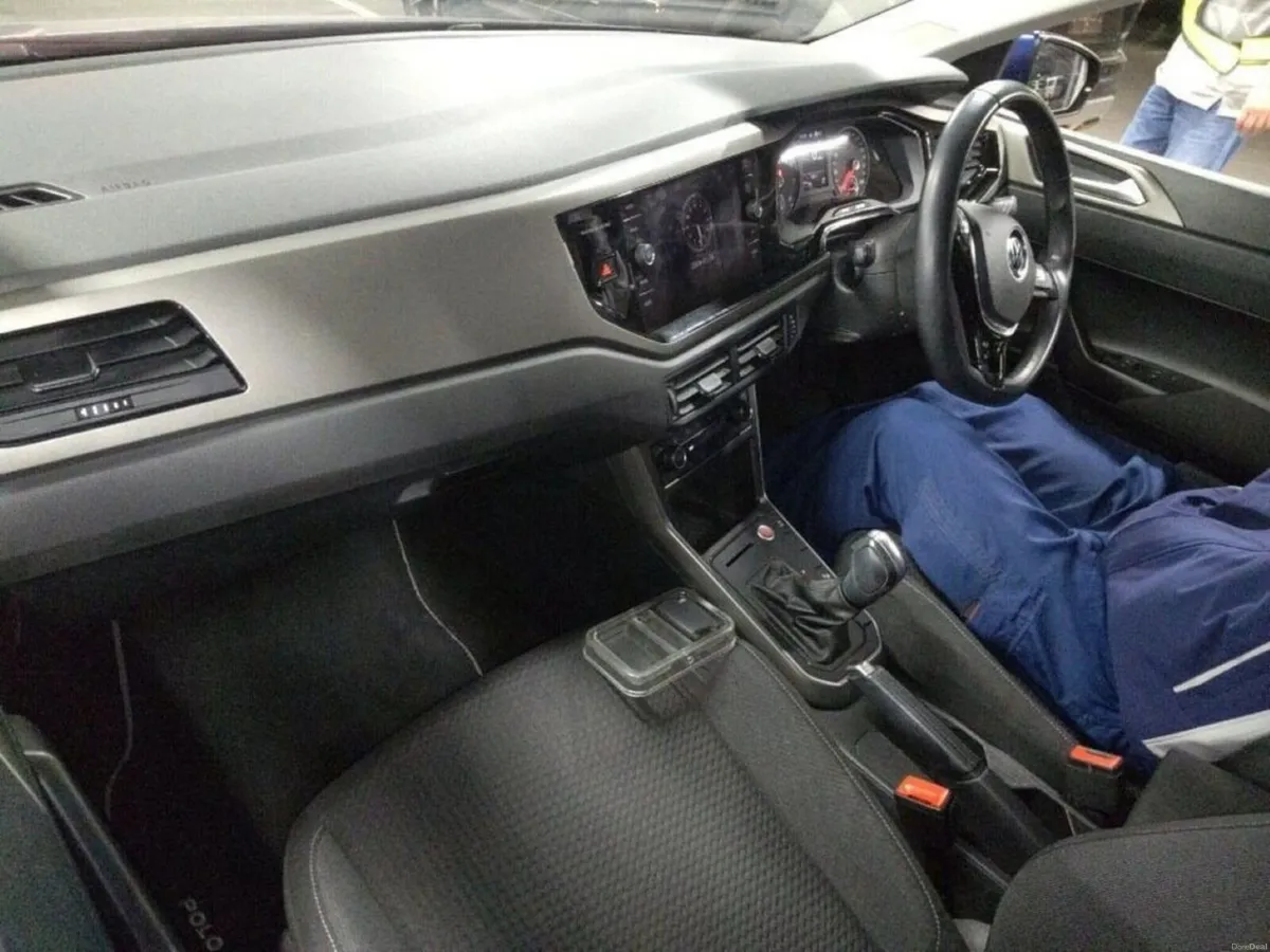 Volkswagen Polo 1.0 AUTOMATIC TSI COMFORT LINE - F - Image 3