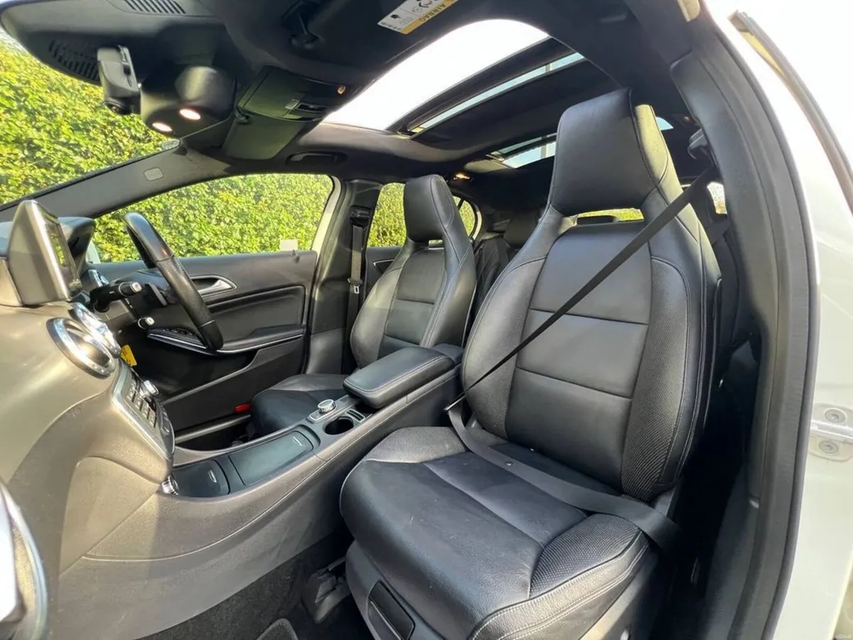 Mercedes-Benz GLA GLA180 EXECUTIVE 1.6 AUTO // OPE - Image 2