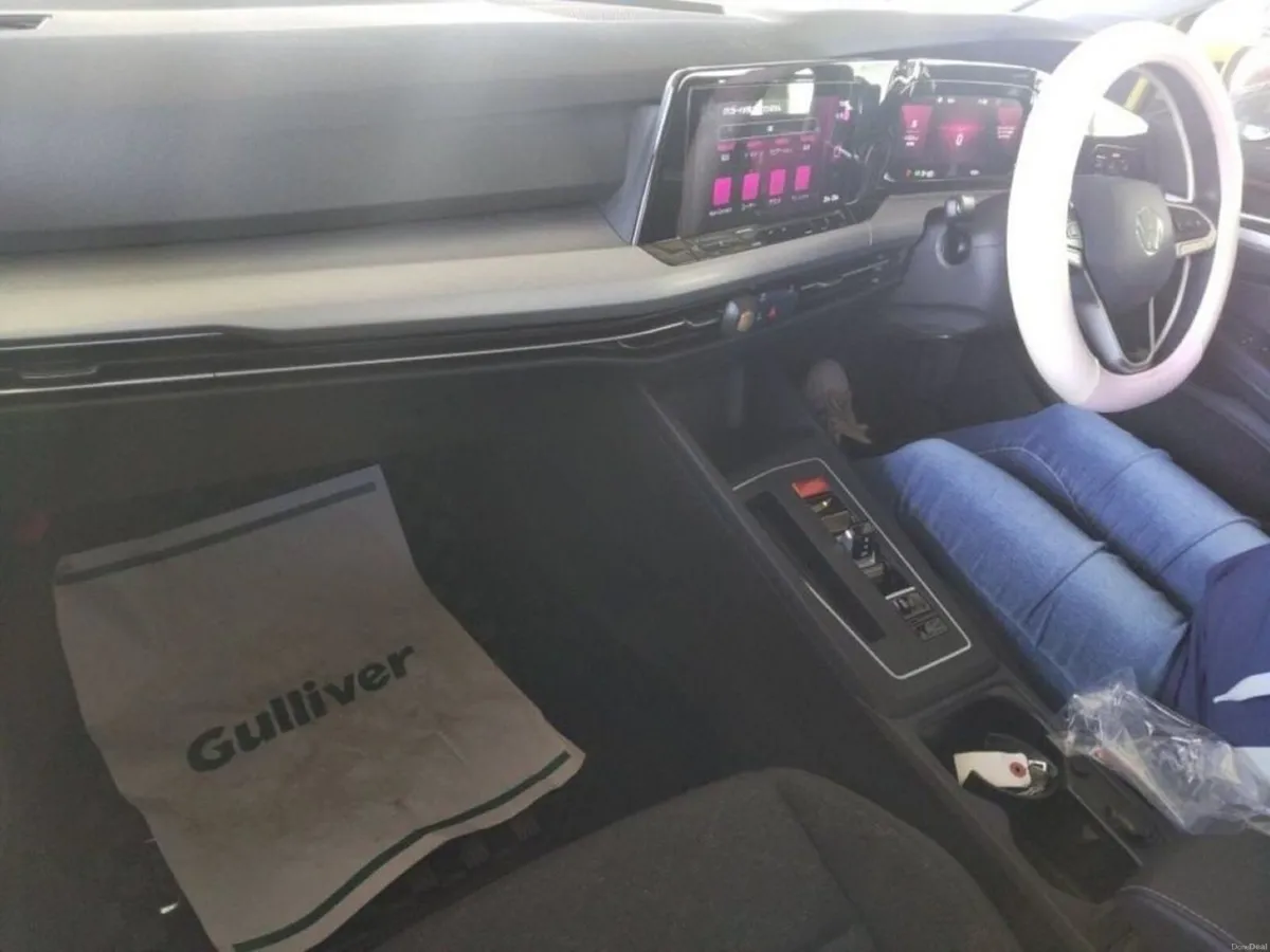 Volkswagen Golf 1.0 ETSI ACTIVE - UPGRADED FACTORY - Image 3