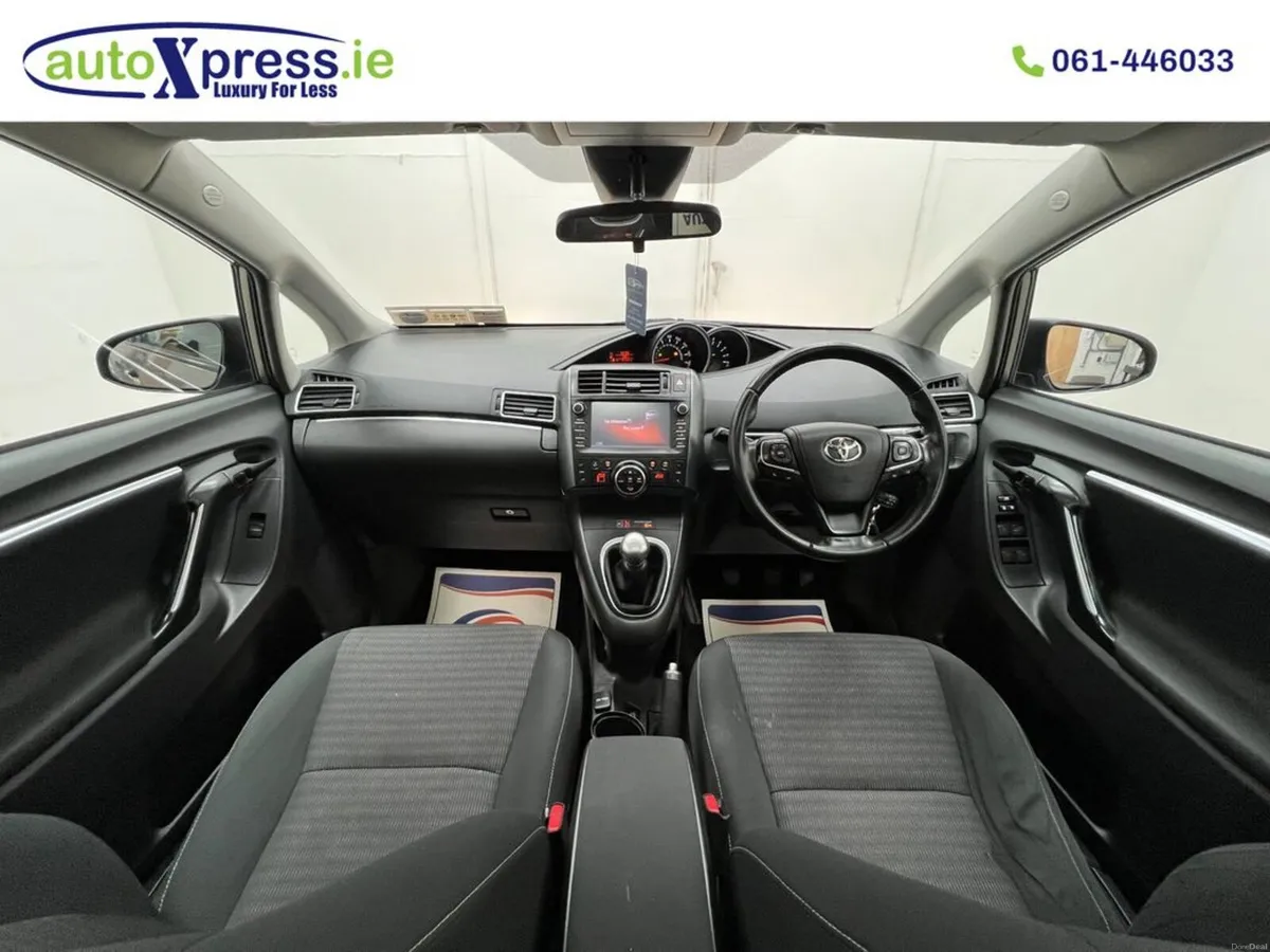 Toyota Verso 7 SEATS, Panoramic roof, Manual - Image 2