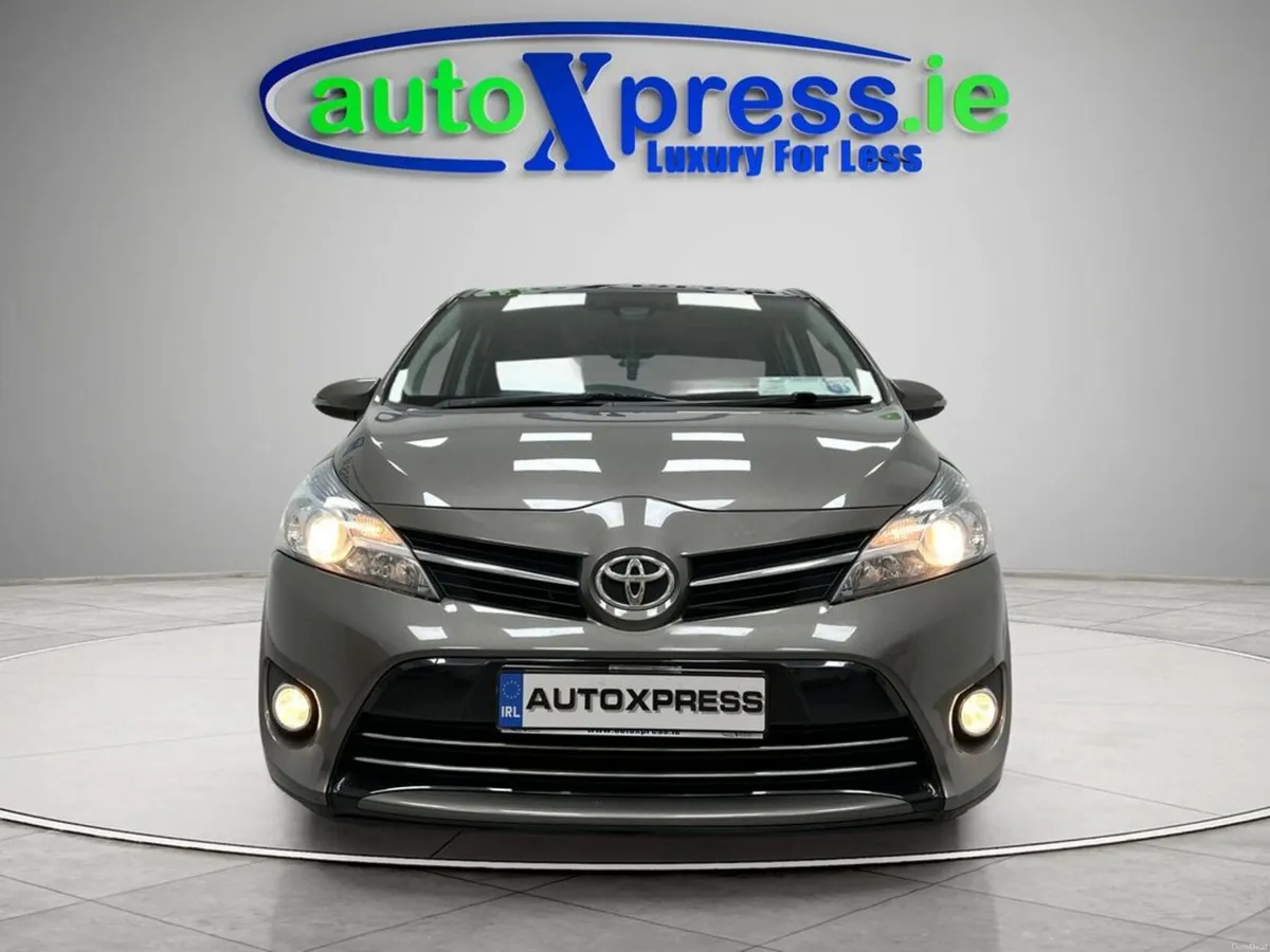 Toyota Verso 7 SEATS, Panoramic roof, Manual - Image 3