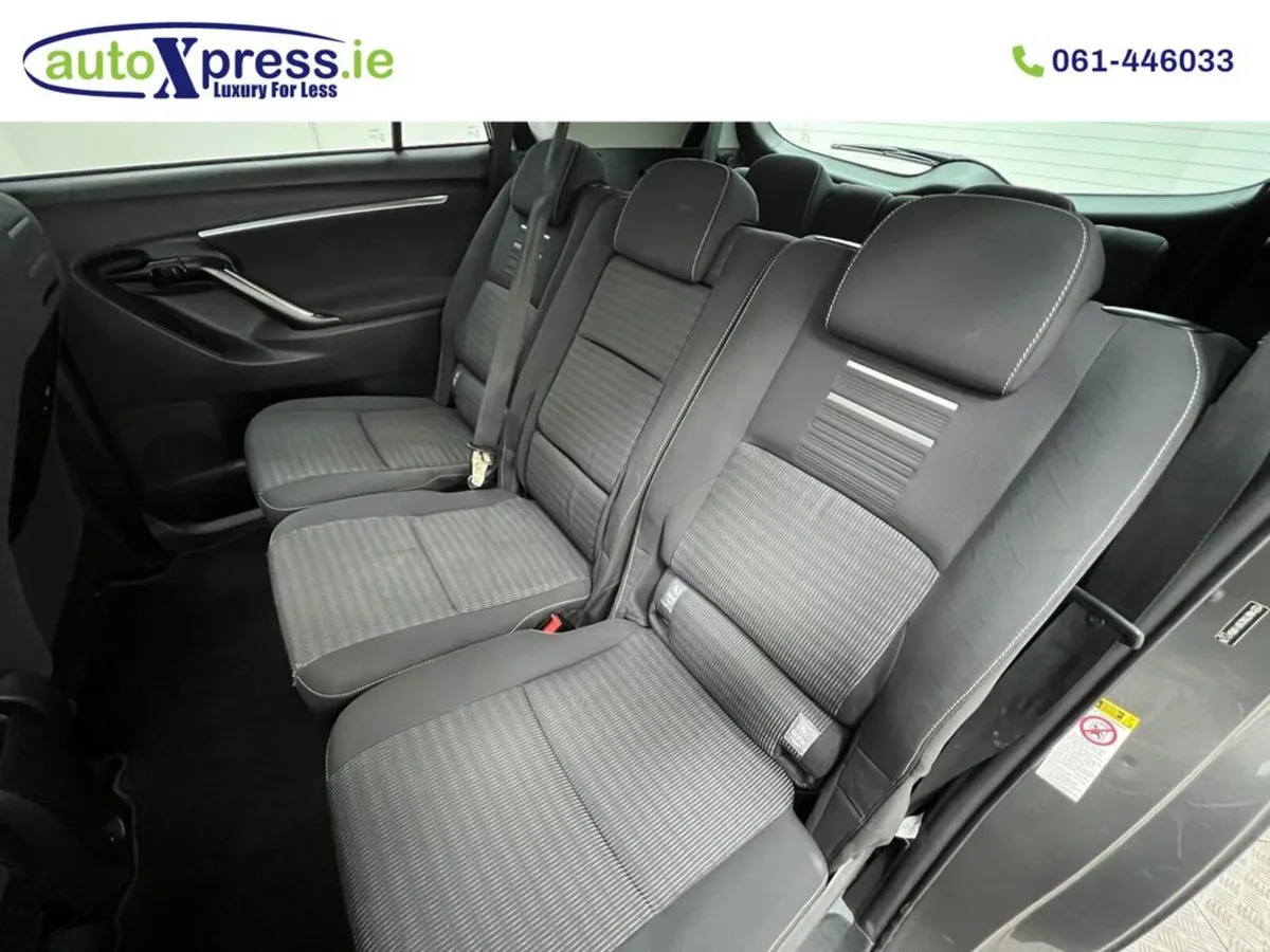Toyota Verso 7 SEATS, Panoramic roof, Manual - Image 4