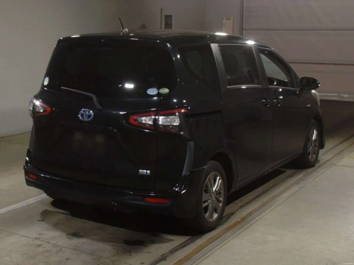 Toyota Sienta 1.5 HYBRID 7 SEATER - MODELISTA BODY - Image 2