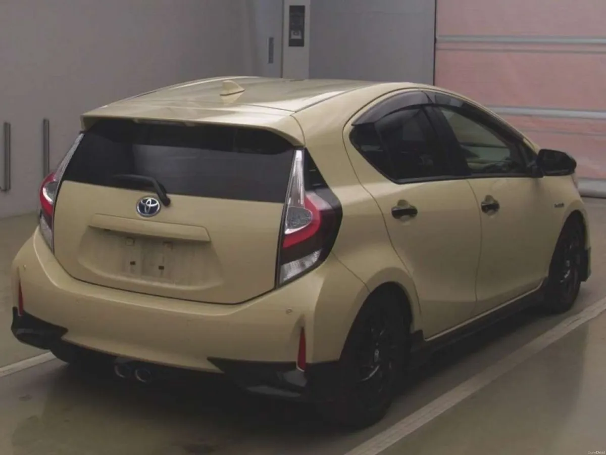 Toyota Aqua 1.5 HYBRID - S GLAMPER EDITION - HALF - Image 2