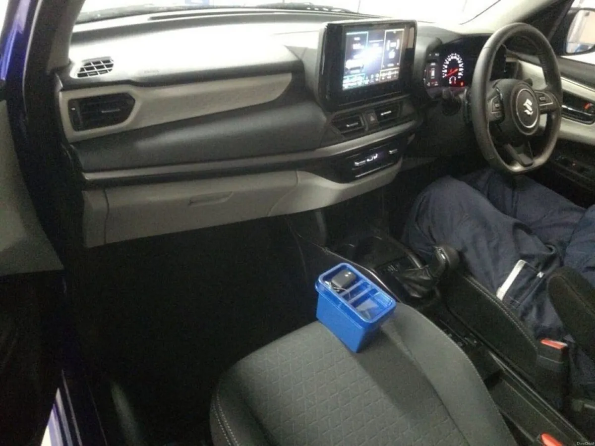 Suzuki Swift 1.2 HYBRID AUTOMATIC - MZ SPEC (HIGH - Image 3