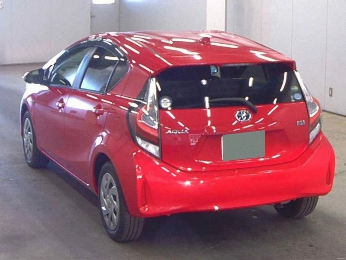 Toyota Aqua 1.5 HYBRID AUTOMATIC - PUSH BUTTON STA - Image 2