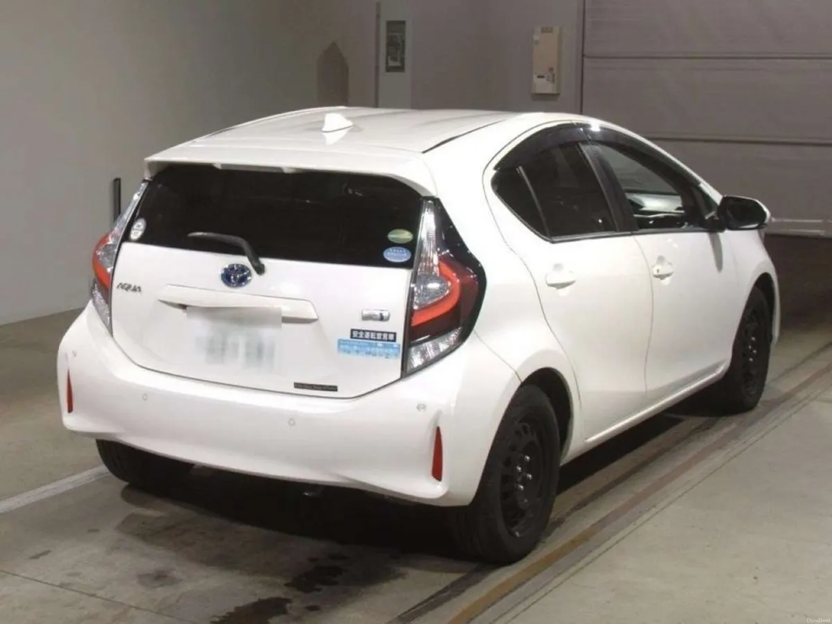 Toyota Aqua 1.5 HYBRID - TOYOTA SAFETY SENSE - Image 2