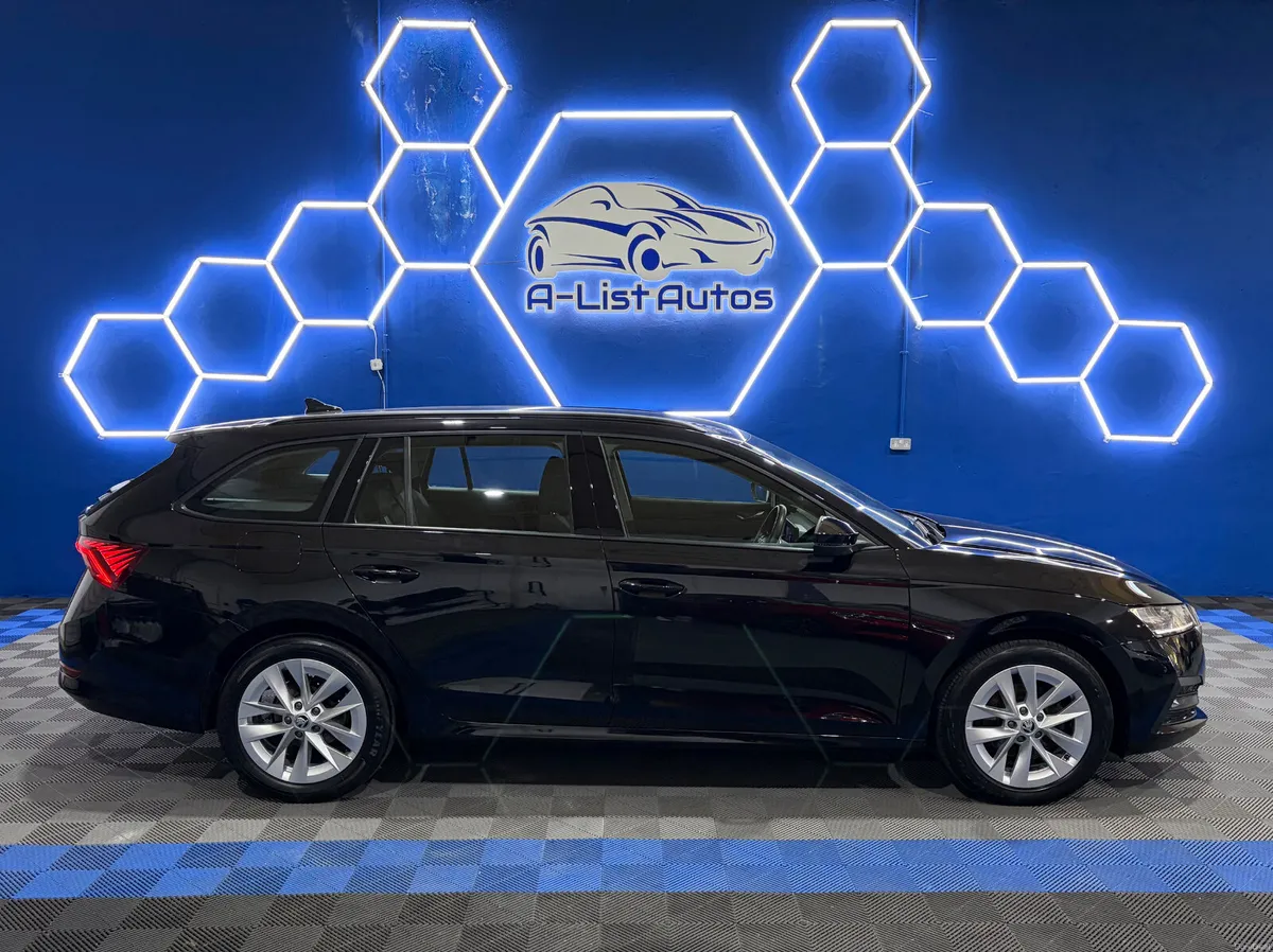 Skoda Octavia 2.0TDI DSG Combi / FINANCE AVAILABLE - Image 2
