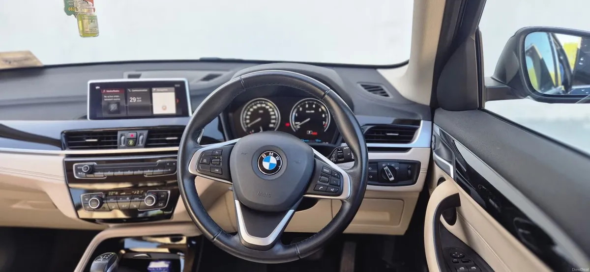2021 BMW X1 xDrive25e Plug-In Hybrid / Auto - Image 3