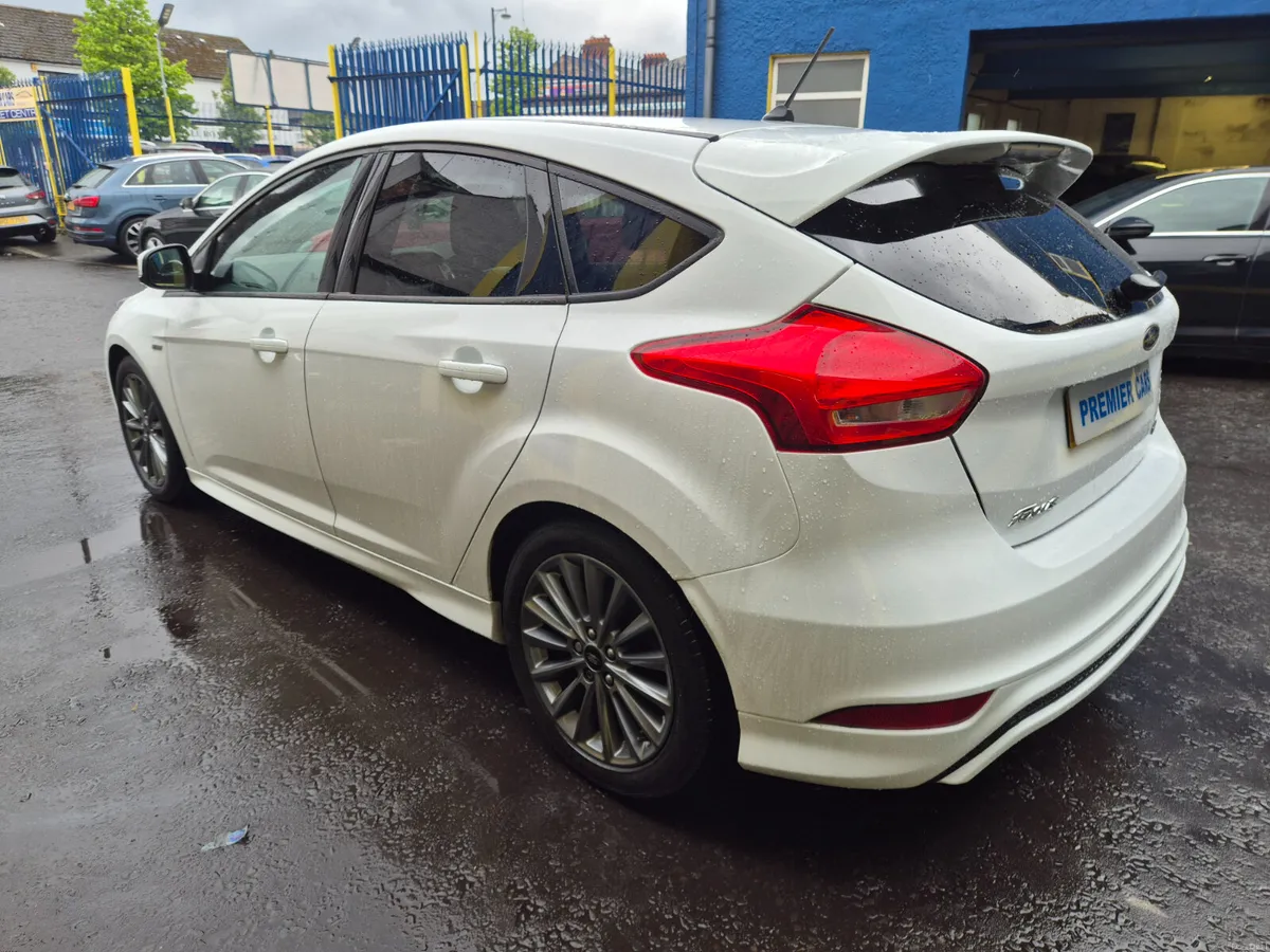 Ford Focus 2018 - Image 3