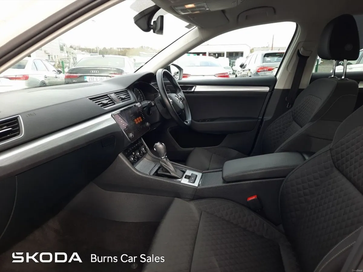 Skoda Superb COMBI AMBITION 2.0TDI 122HP DSG - Image 4