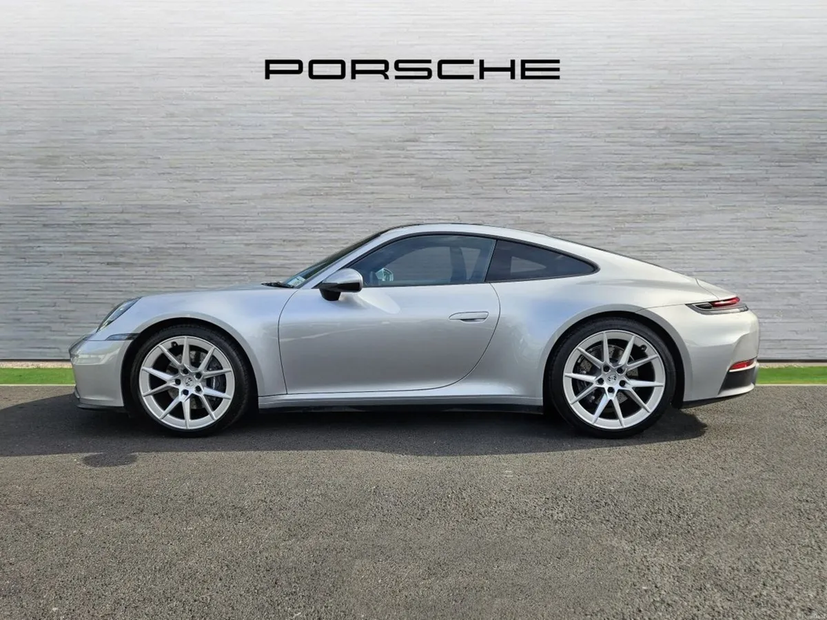 Porsche 911 Carrera - Image 4