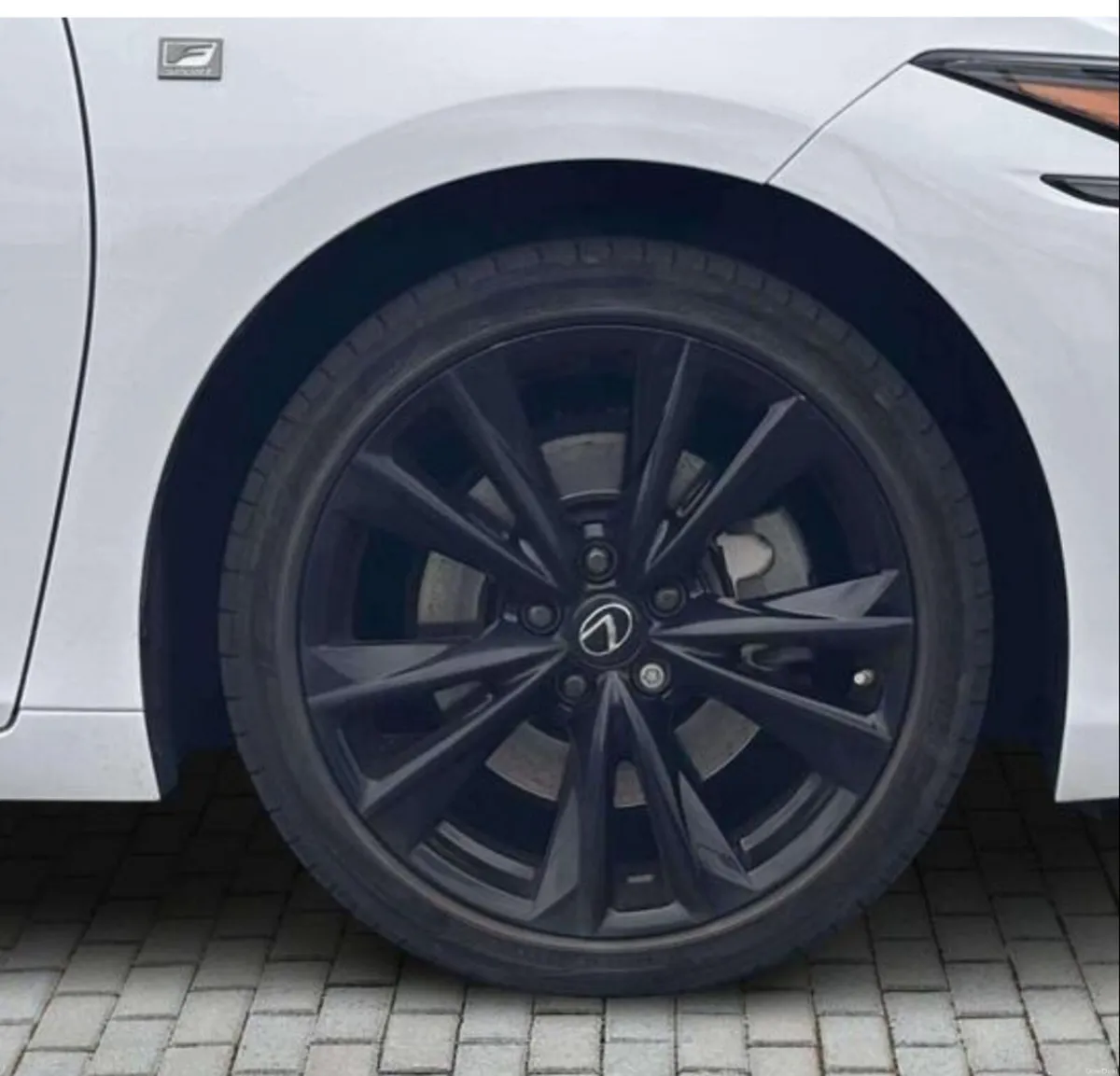 231 Lexus ES  F SPORT - Image 2