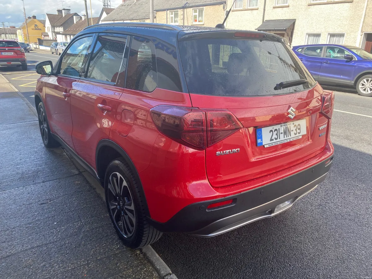 Suzuki Vitara 1.5 Full Hybrid SZ5 AGS 2023 - Image 3