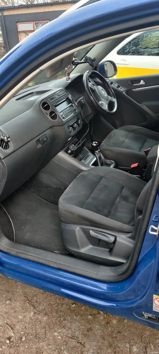 Volkswagen Tiguan 2012 - Image 3
