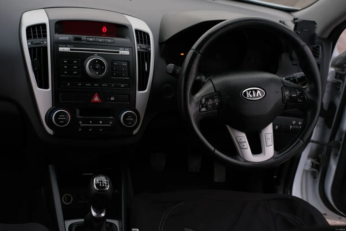 Kia Ceed 2012 - Image 3