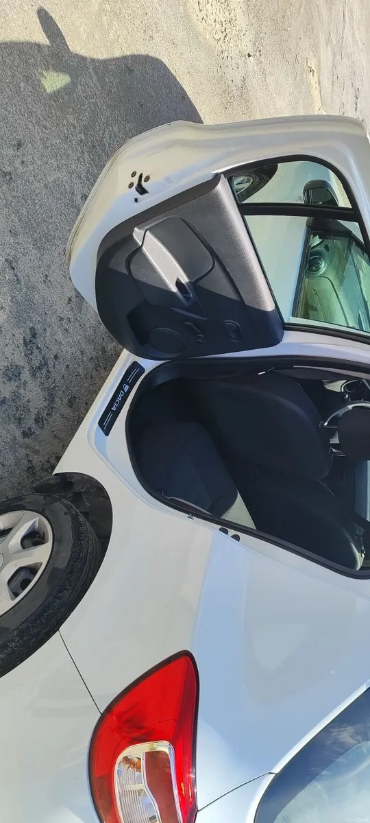 Dacia Sandero 2015 year 4600 come for inspection c - Image 4