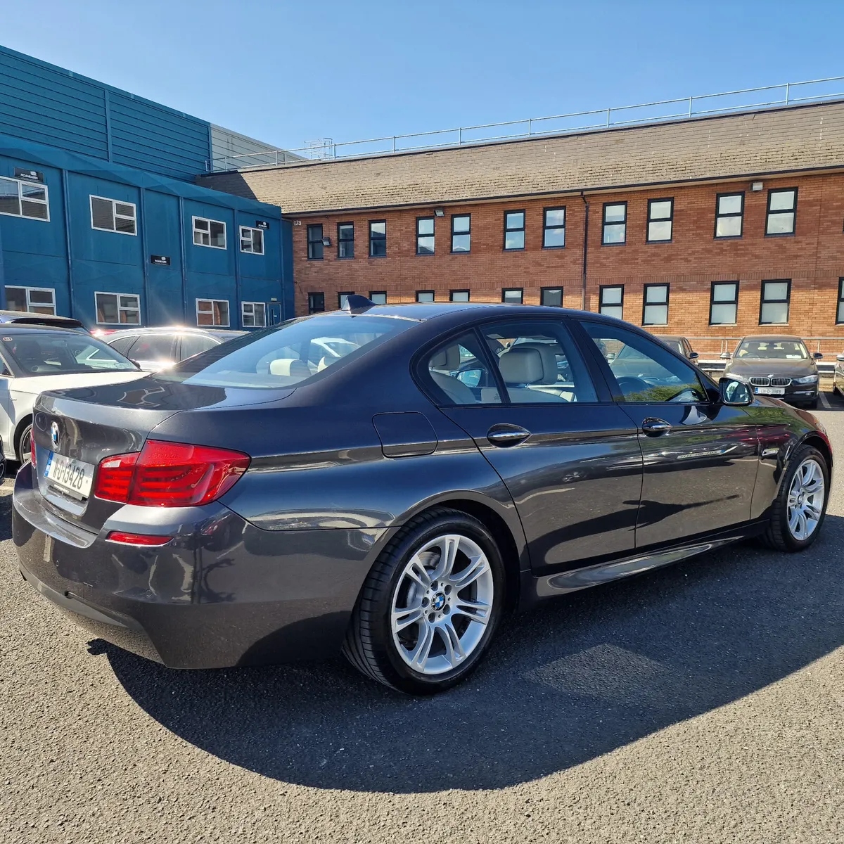 BMW 5-Series 2011 520D M Sport AUTO - Image 4