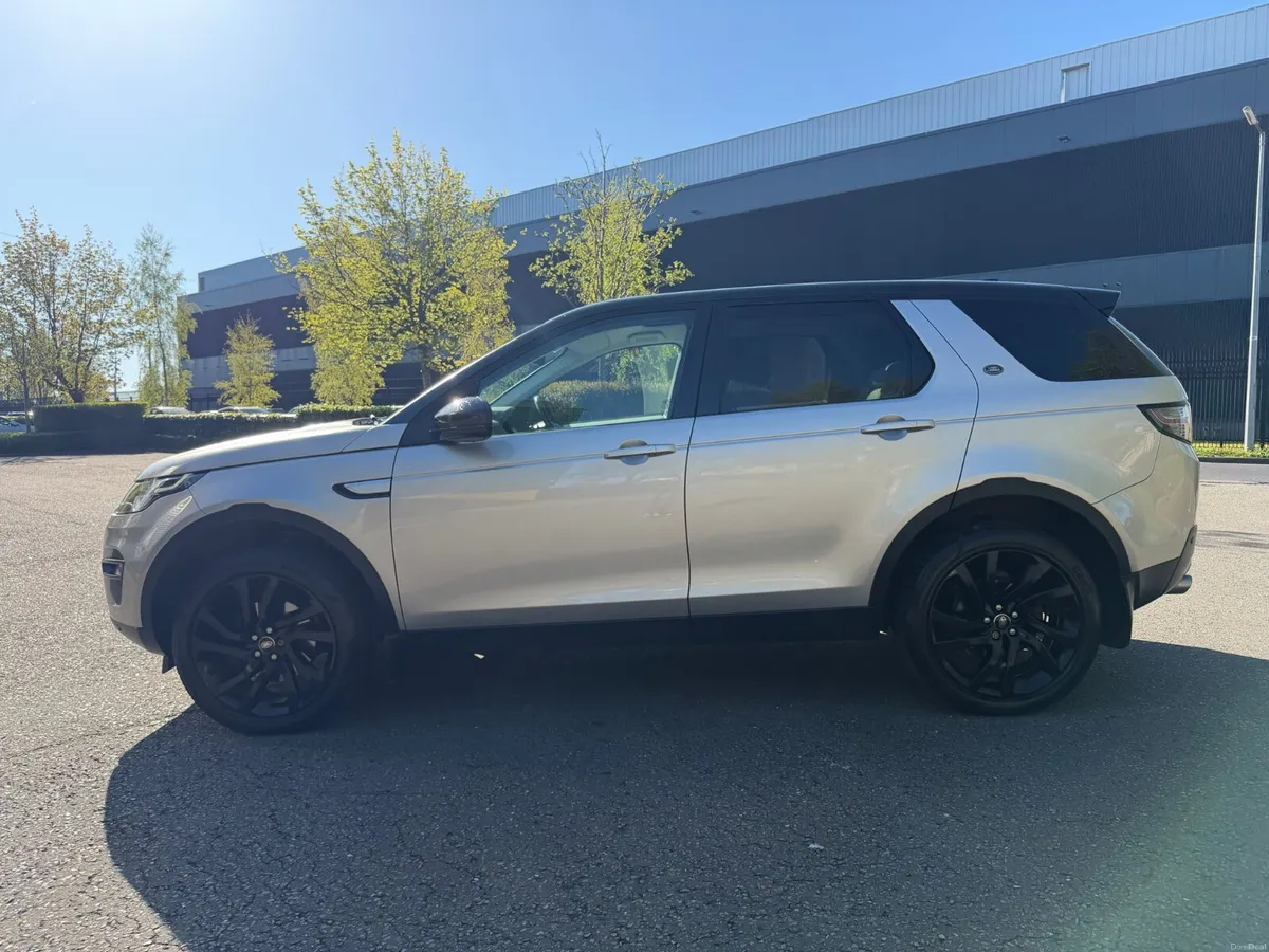 Land Rover Discovery Sport 2.0 TD4 7 seater Auto - Image 4
