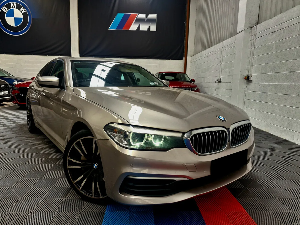 2019 530E AUTO - Image 1