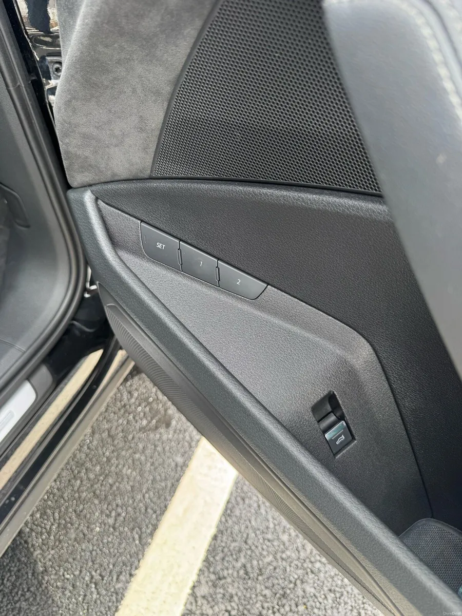 Car - Image 3