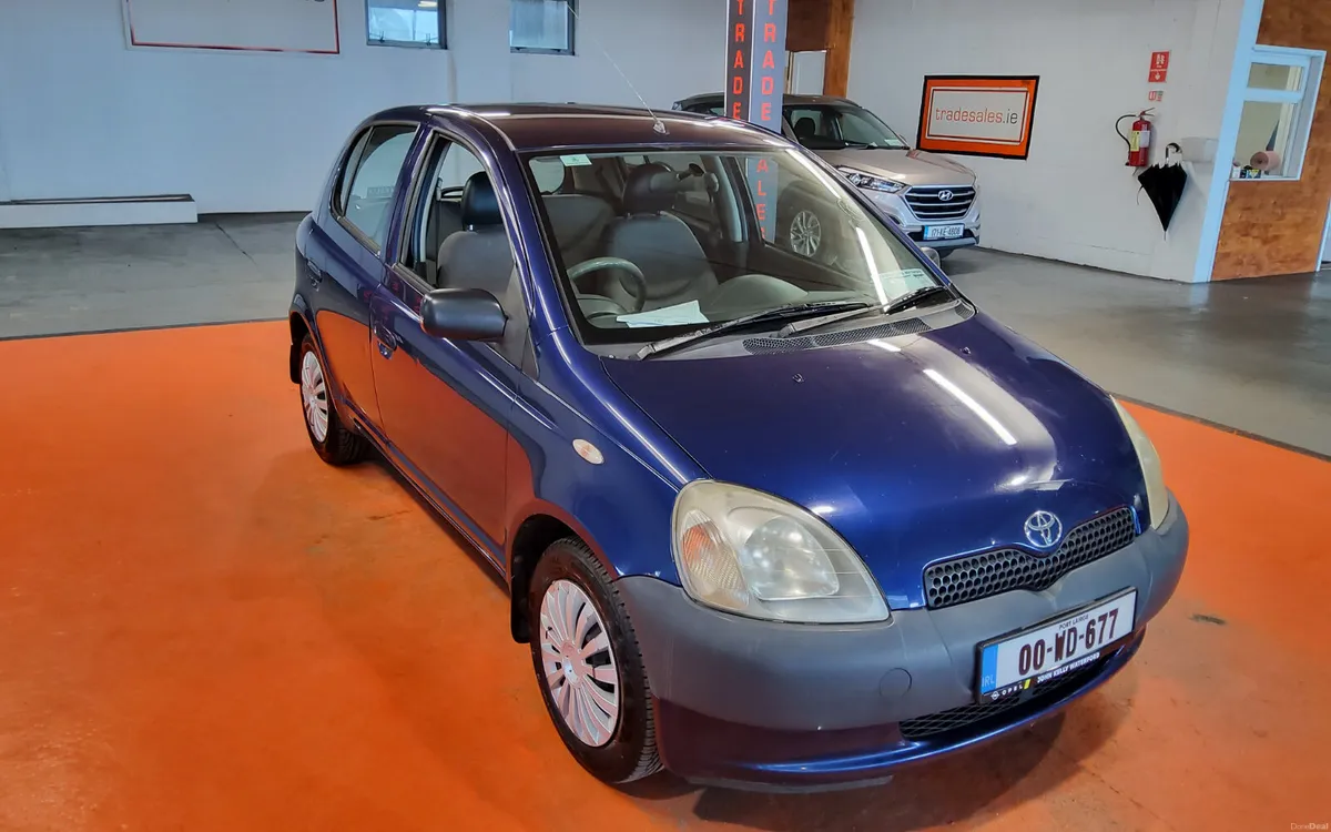 Toyota Yaris 2000 - Image 1