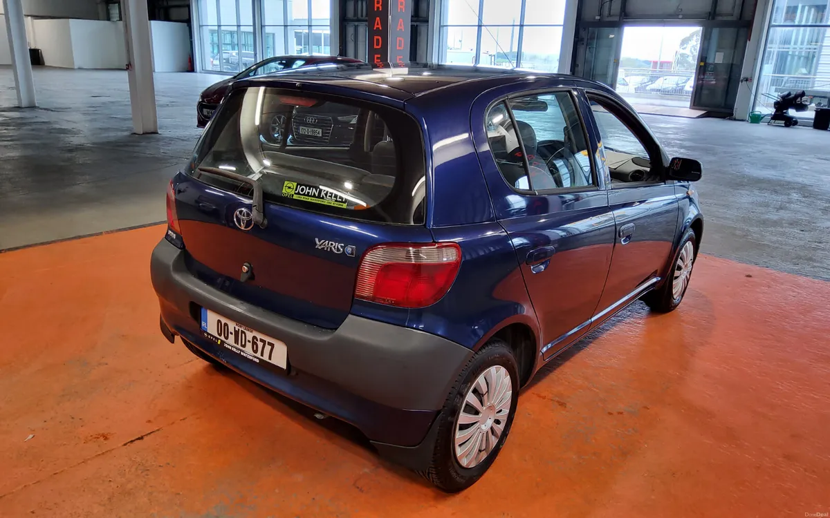 Toyota Yaris 2000 - Image 2