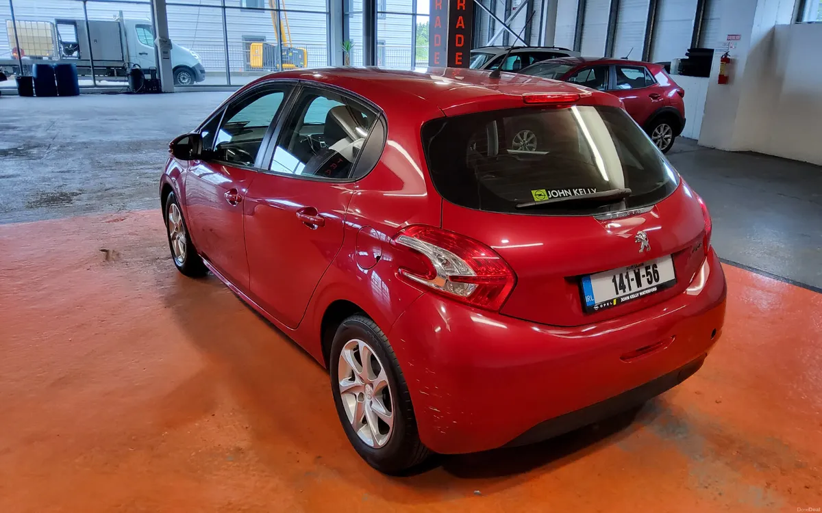 Peugeot 208 2014 - Image 4