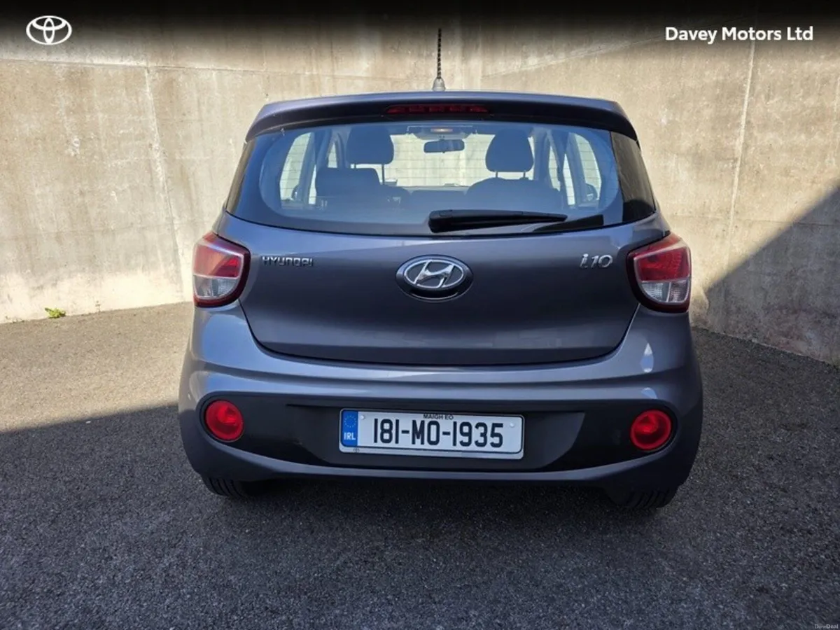 Hyundai i10 DELUXE 4DR - Image 4