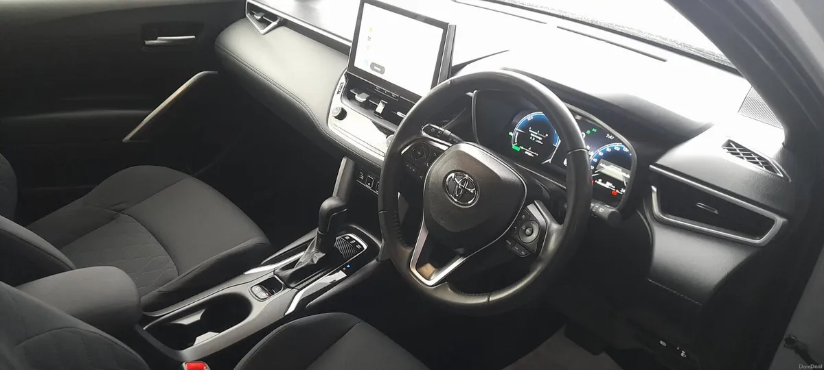 241 Corolla Cross Sports - Image 4