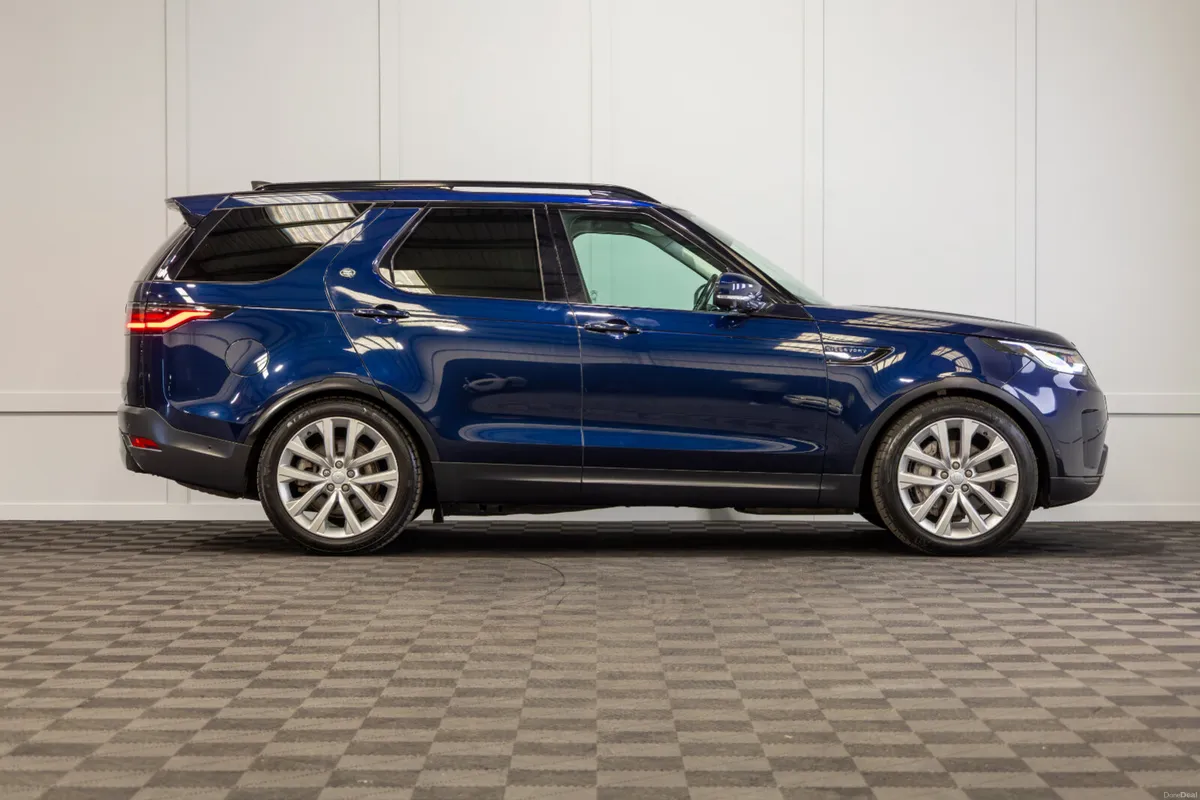 2022 Land Rover Discovery 2 Seat Commercial - Image 6