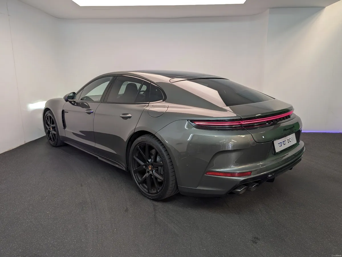 Porsche Panamera 4 E-HYBRID PHEV - Image 6