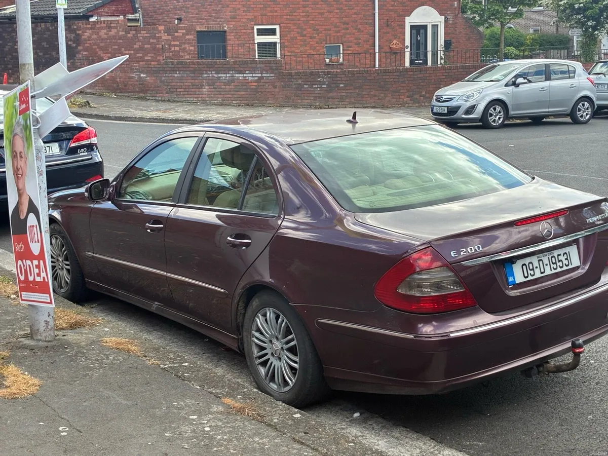 (Price 1600)‼️AUTOMATIC‼️ Mercedes E200 2.2 diesel - Image 4