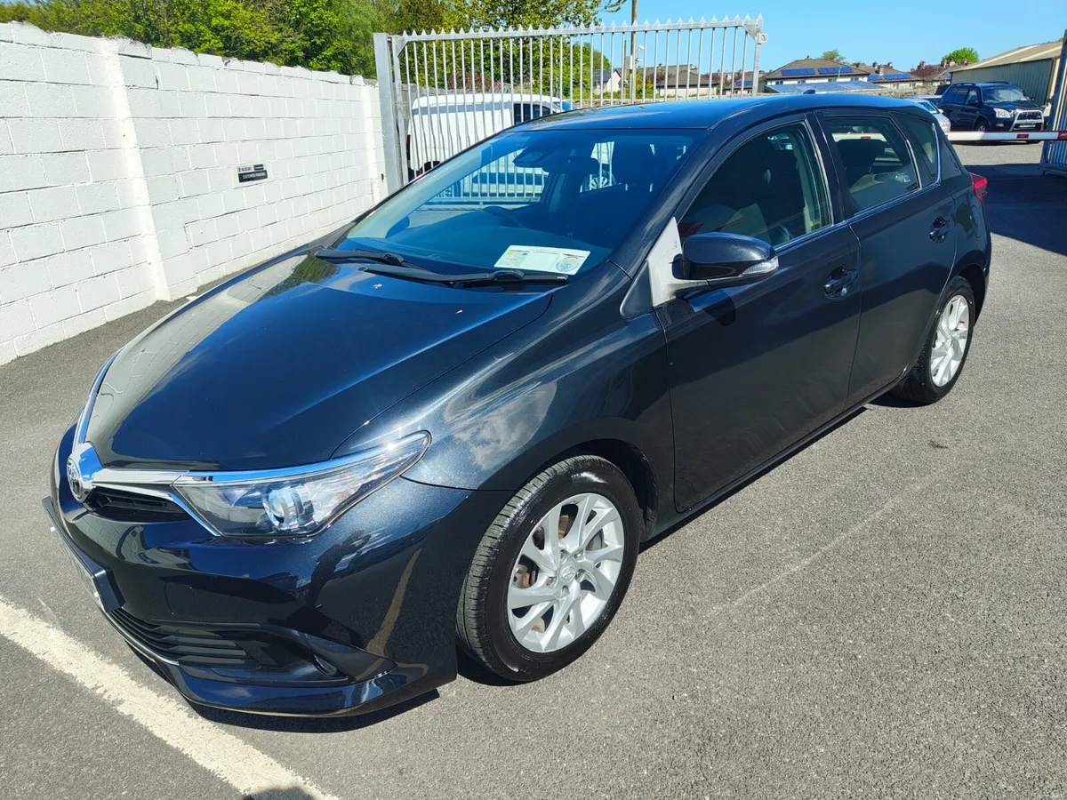 Toyota Auris Luna 1.4 D-4D - Image 4