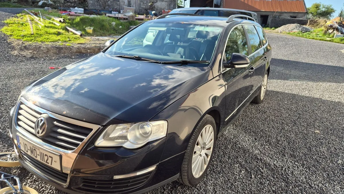 Volkswagen Passat 2010 - Image 1