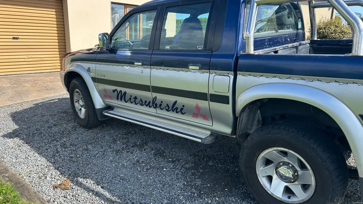 Mitsubishi L 200 double cab ABS diesel - Image 3
