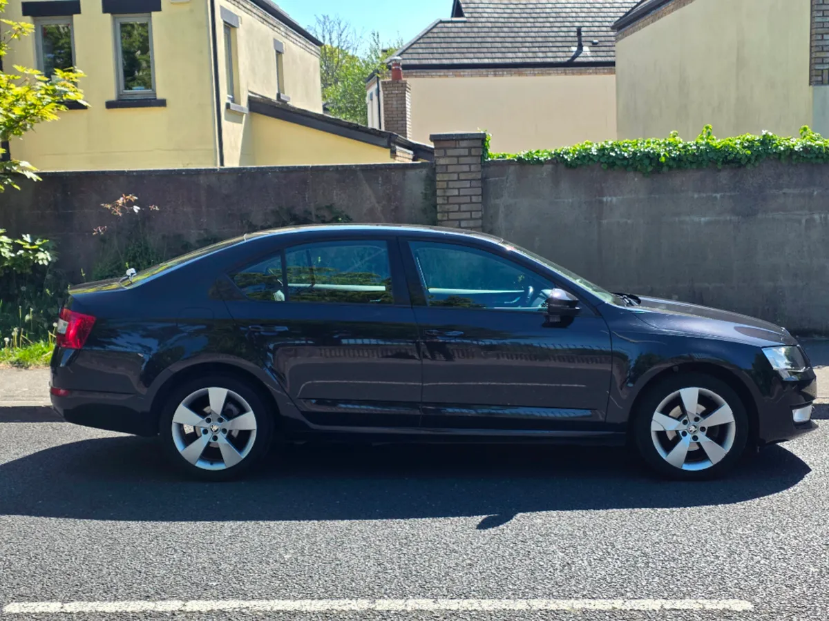 Skoda Octavia Elegance 1.2tsi 105HP - Image 2