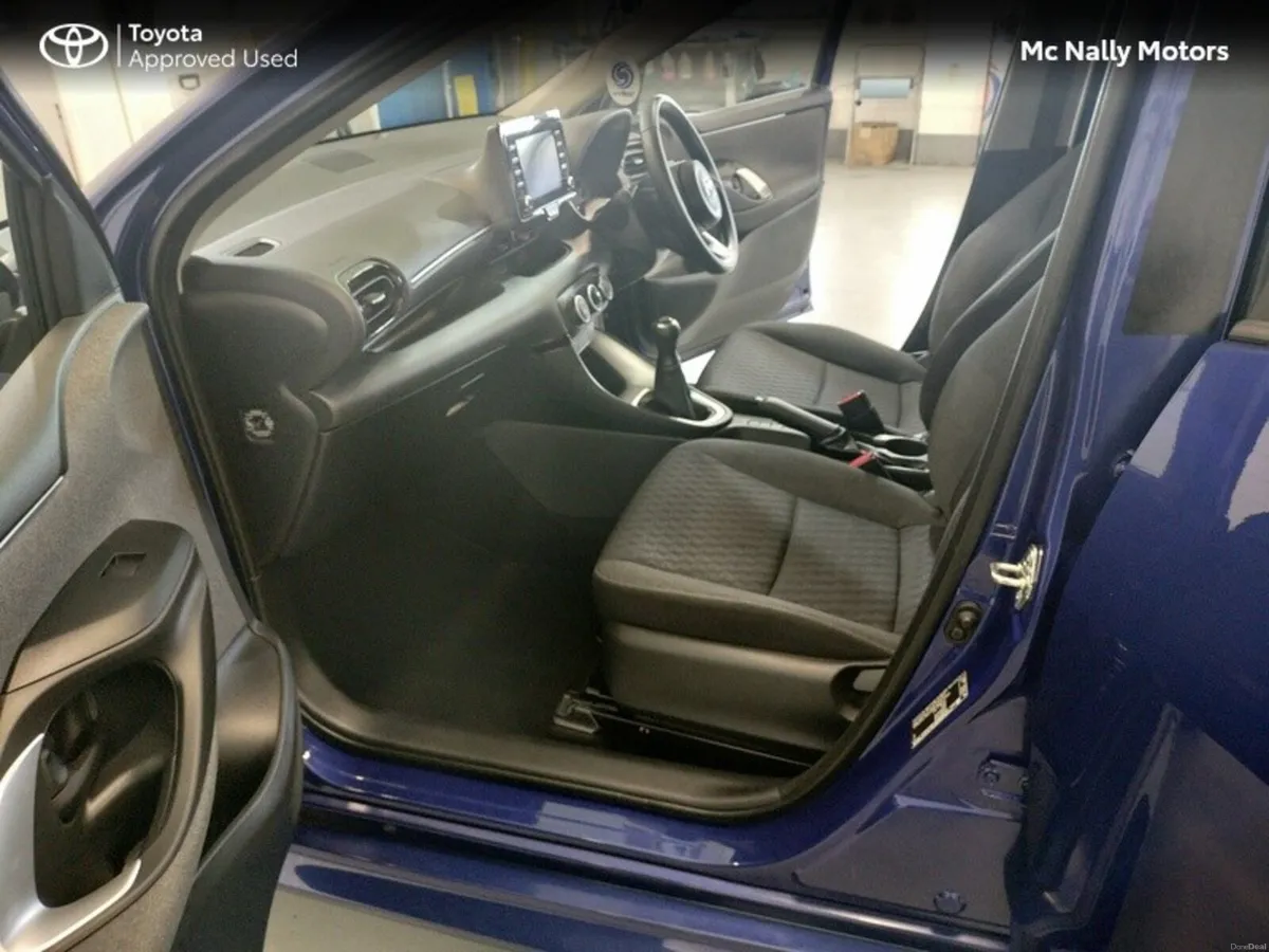 Toyota Yaris 1.0 LUNA PETROL MANUAL LOW KMS - Image 6