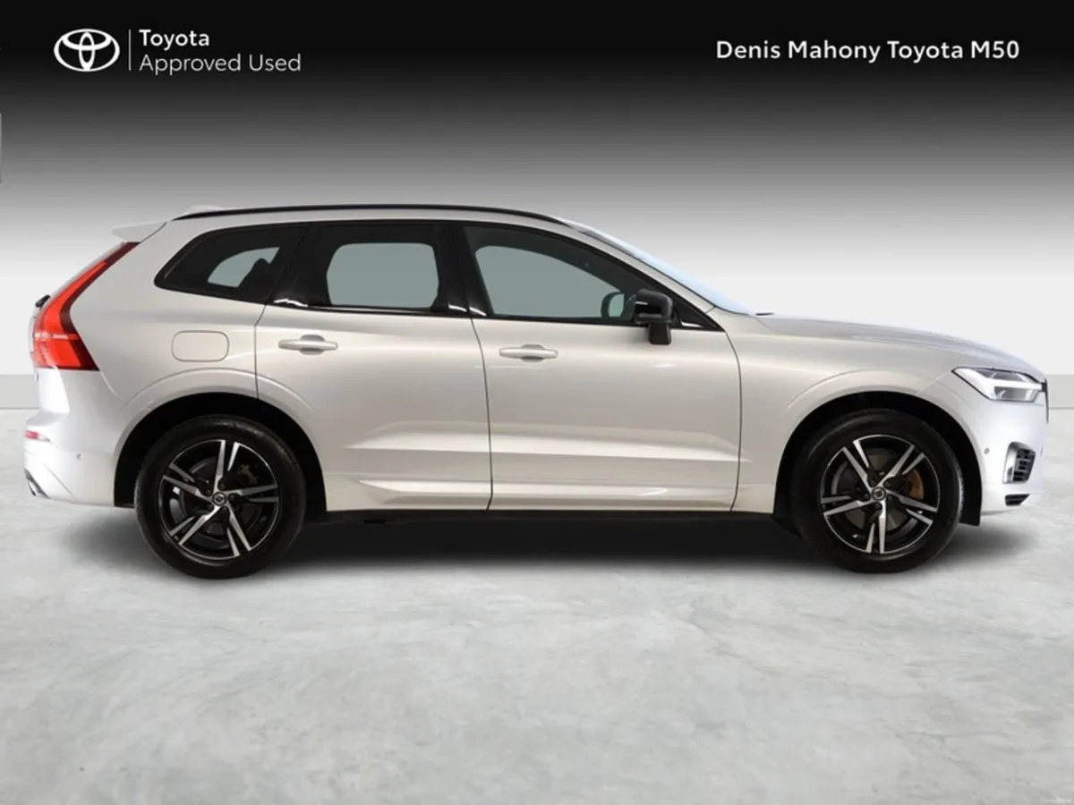 Volvo XC60 T8 R-Design Plug-in - Image 3