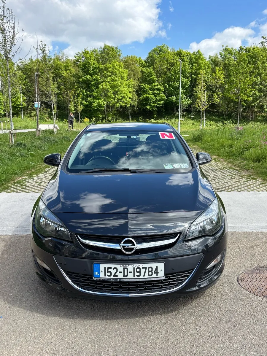 Opel Astra 2015 - Image 1