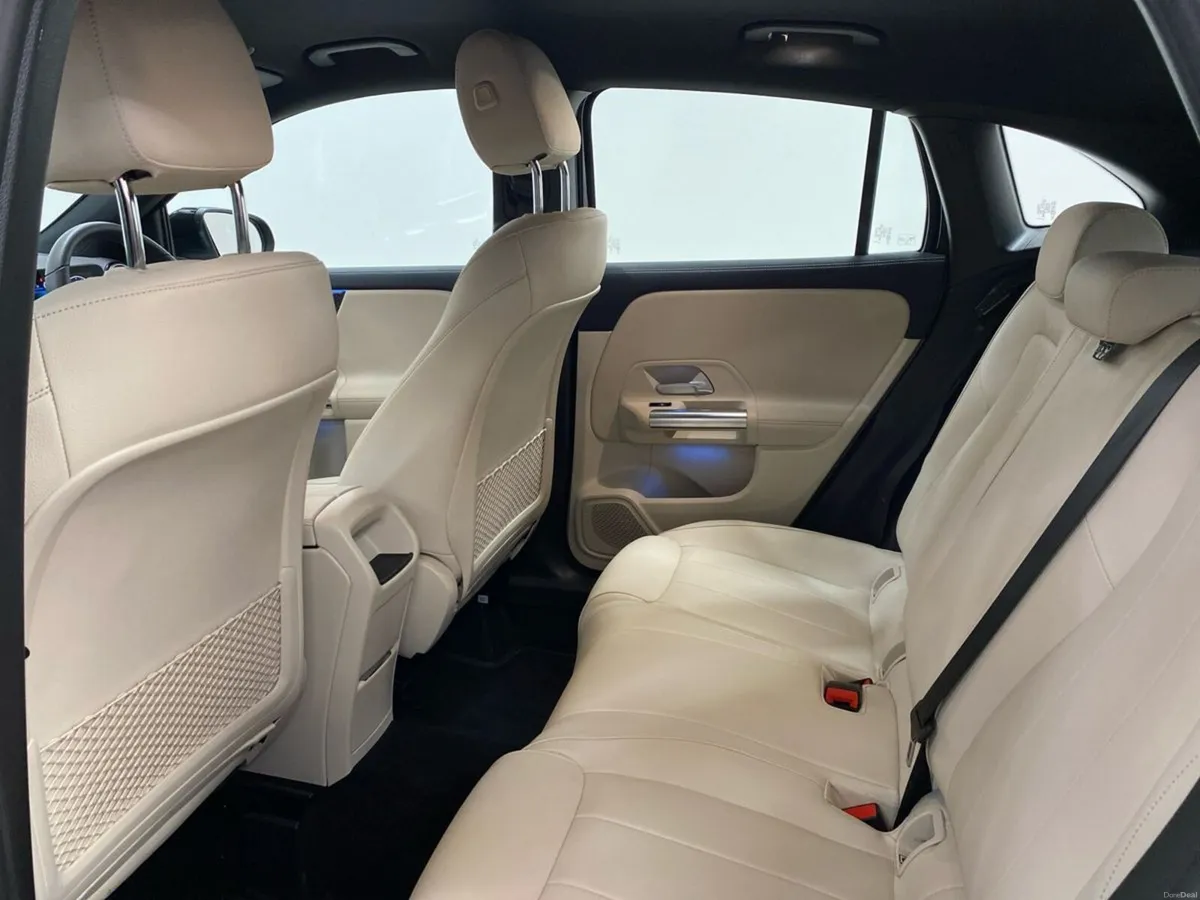 Mercedes-Benz GLA GLA 180 d Progressive Plus | Rev - Image 4