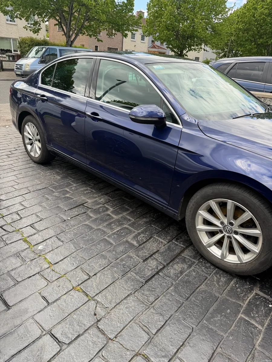 Volkswagen Passat - Image 4