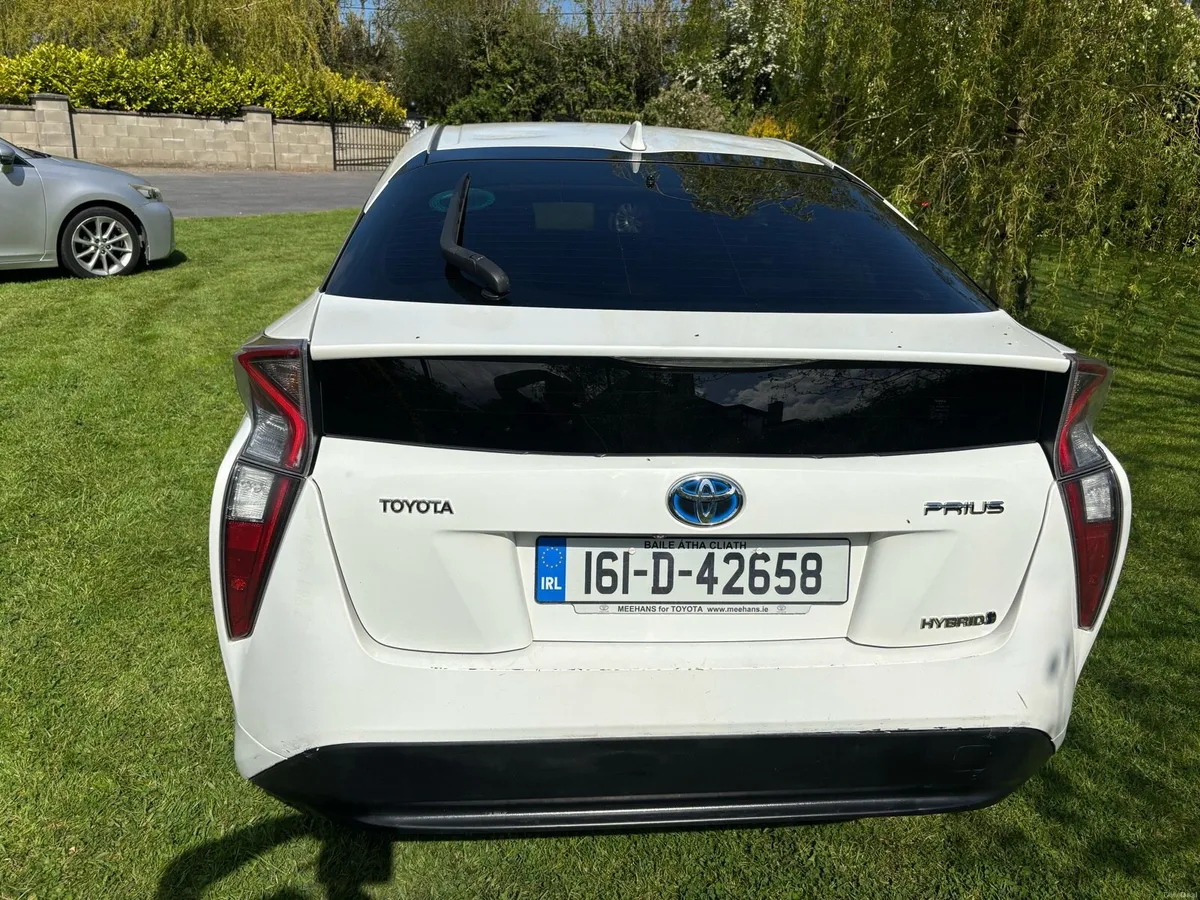 161 Toyota Prius - Image 4