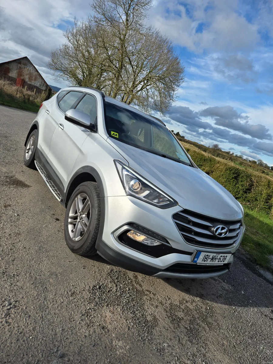 Hyundai Santa Fe 2018 - Image 2