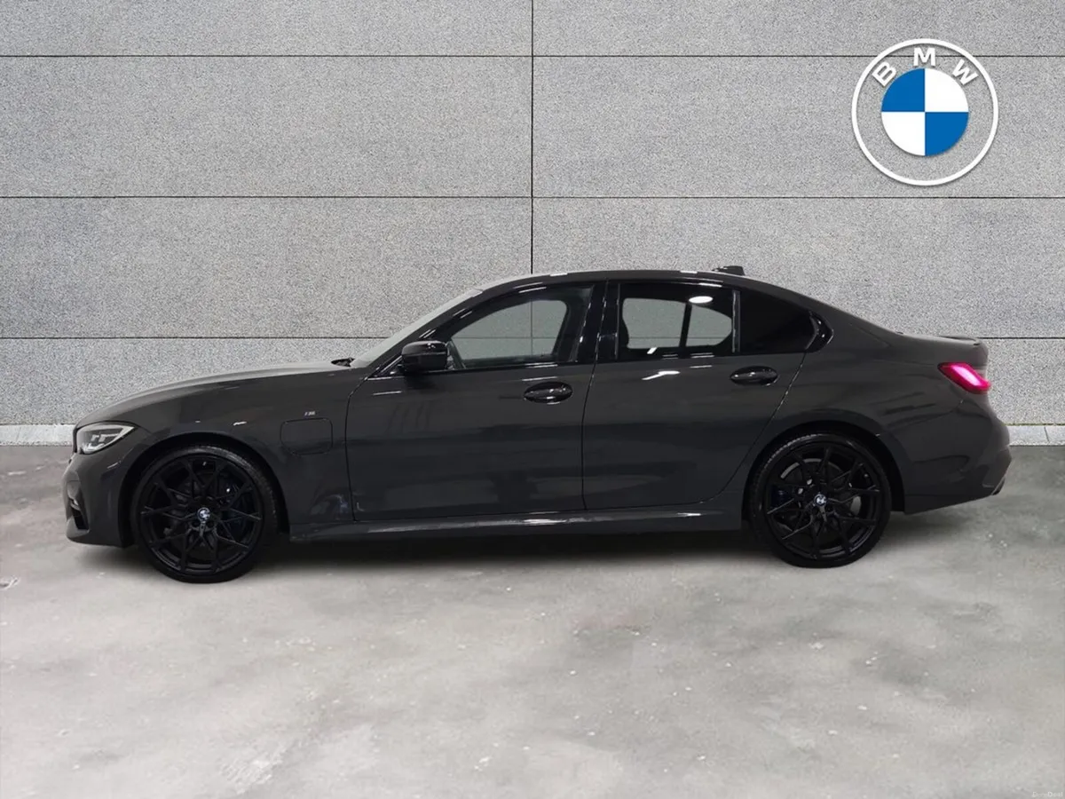 BMW 3-Series 330e M Sport Pro Edition - Image 4