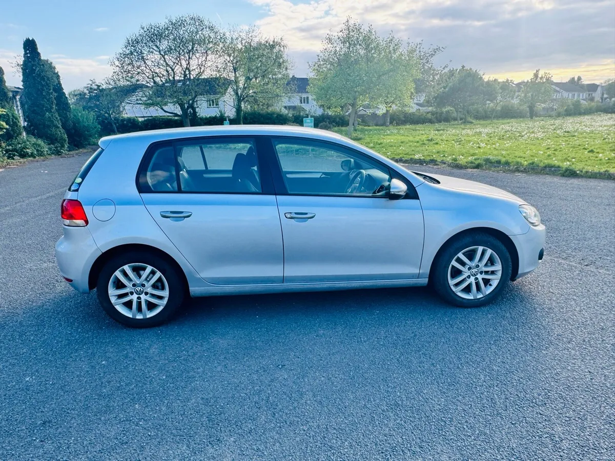 VW Golf 1.4 Automatic 64k km Excellent Condition - Image 3